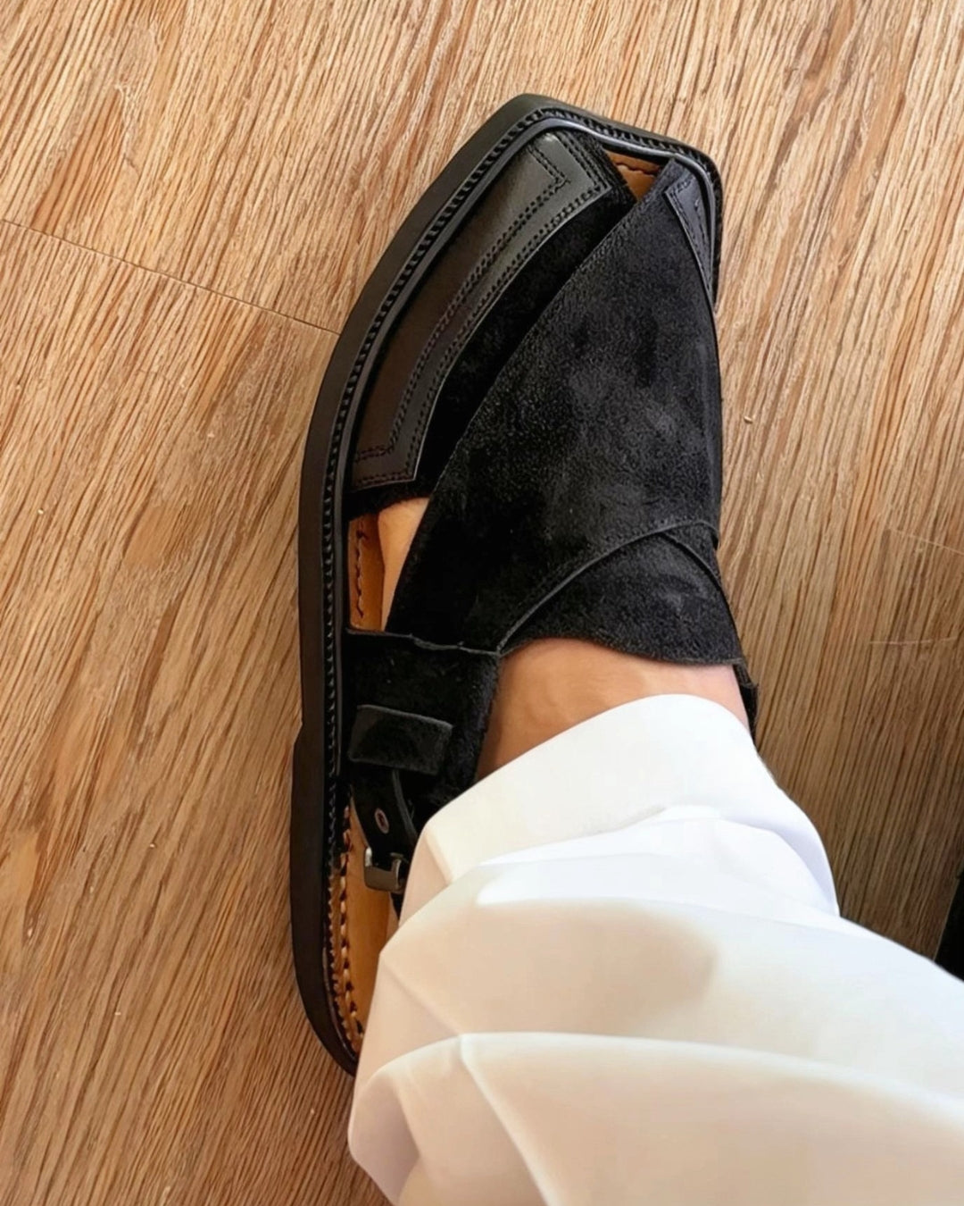 Classic Suede Peshawari (Jet Black)