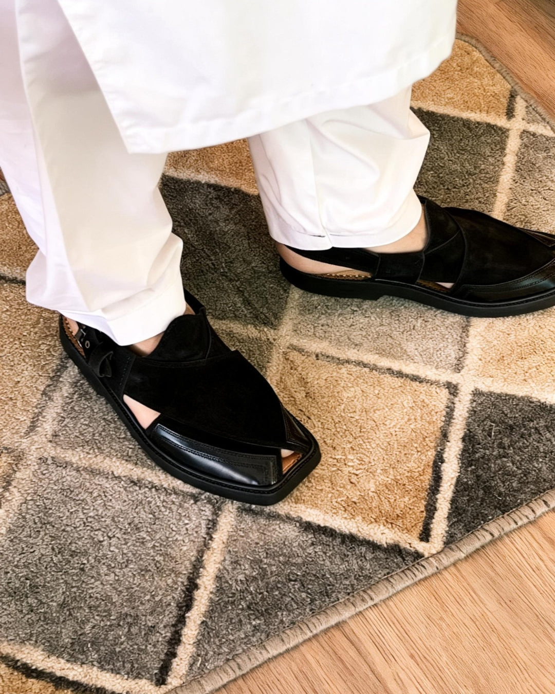 Classic Suede Peshawari (Jet Black)